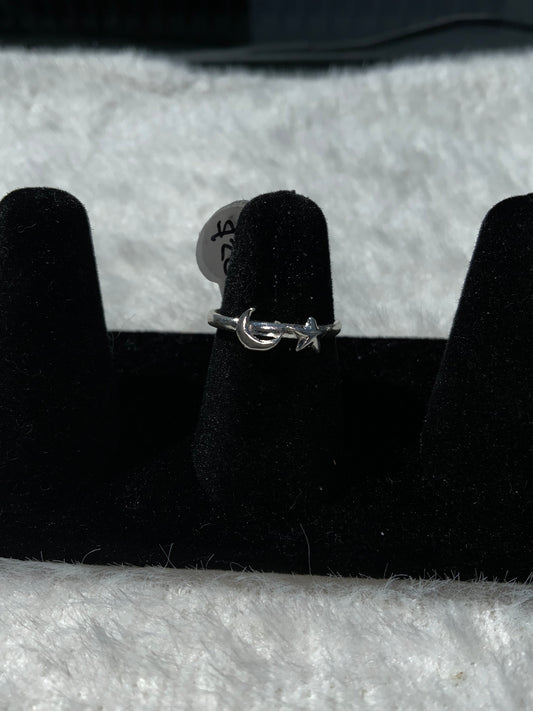 Luna y Estrella Ring (Size 5.5)