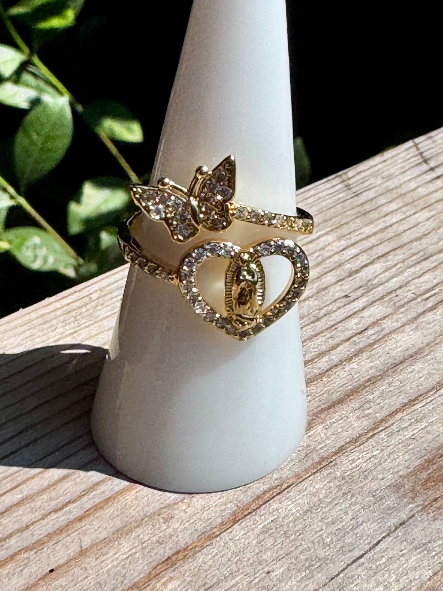 Virgencita Mariposa Blanca Ring