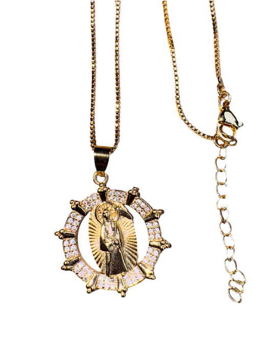 Santa Muerte Brillosa Medalla Necklace