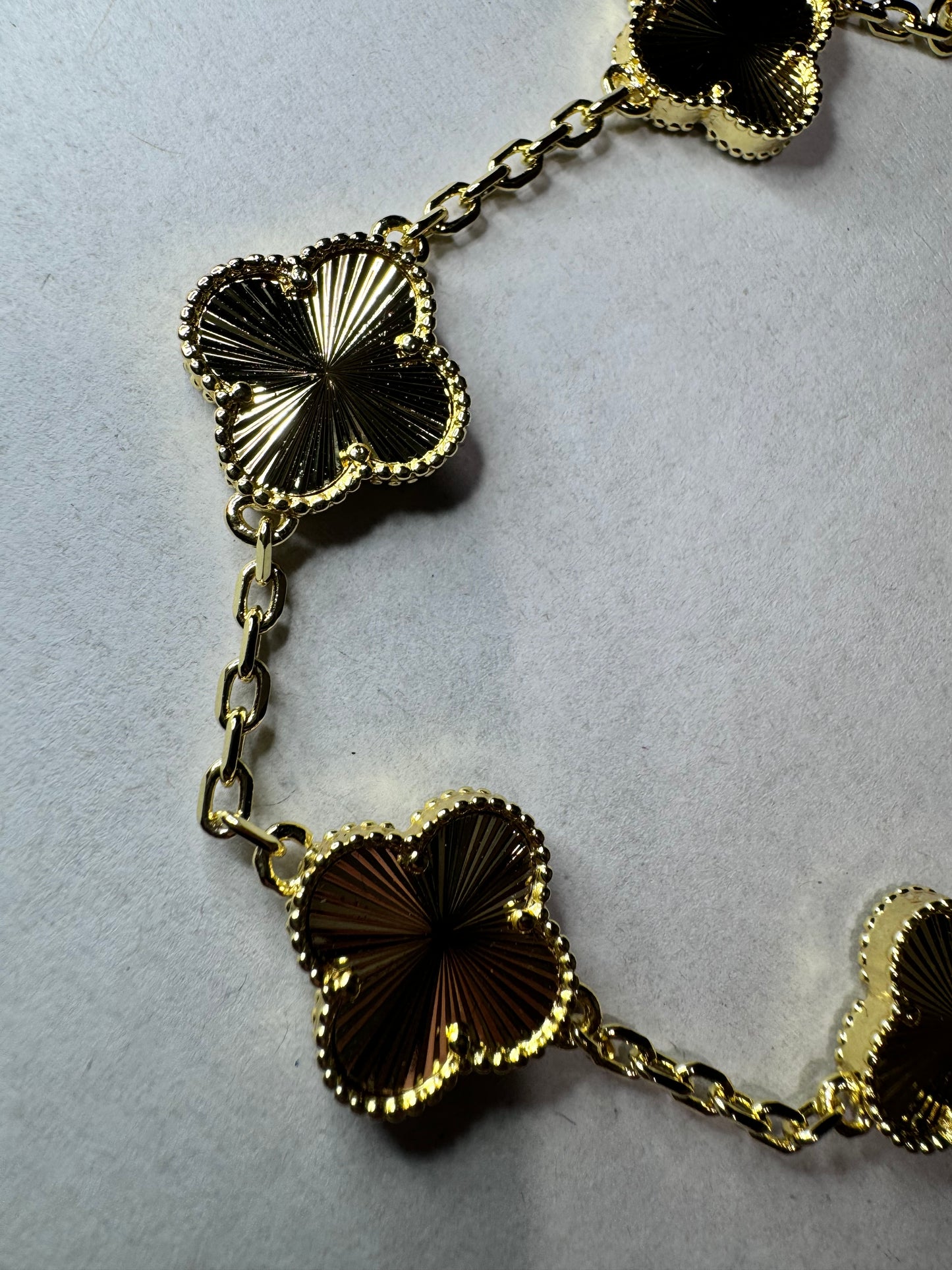 Luxurious Gold/Gold Clover Bracelet
