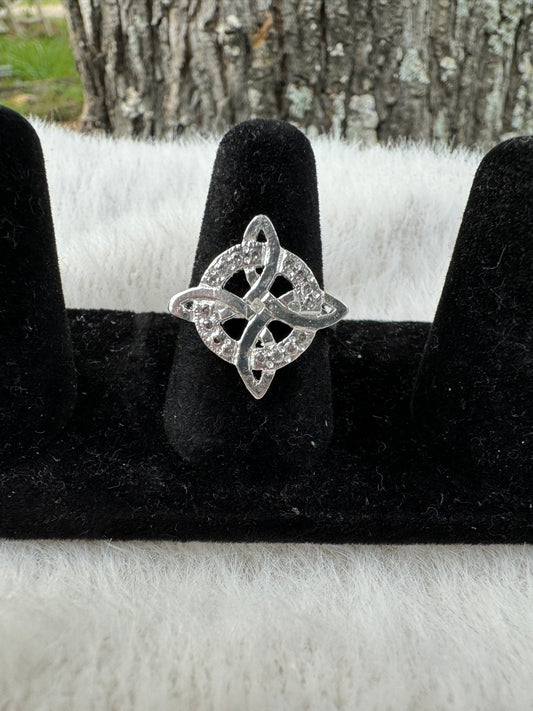 Nudo de Bruja Ring (Size 8.5)