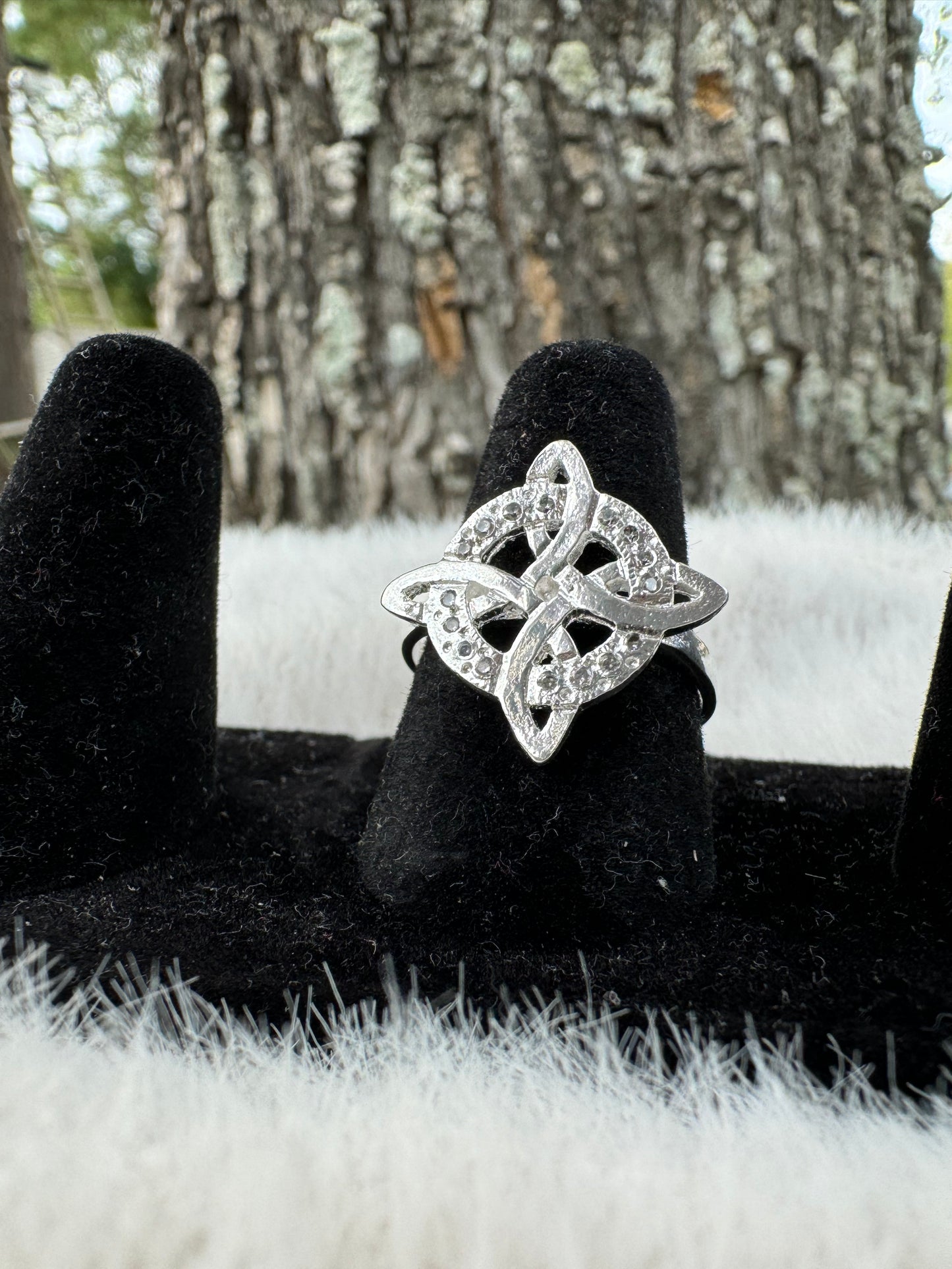 Nudo de Bruja Ring (Size 8.5)