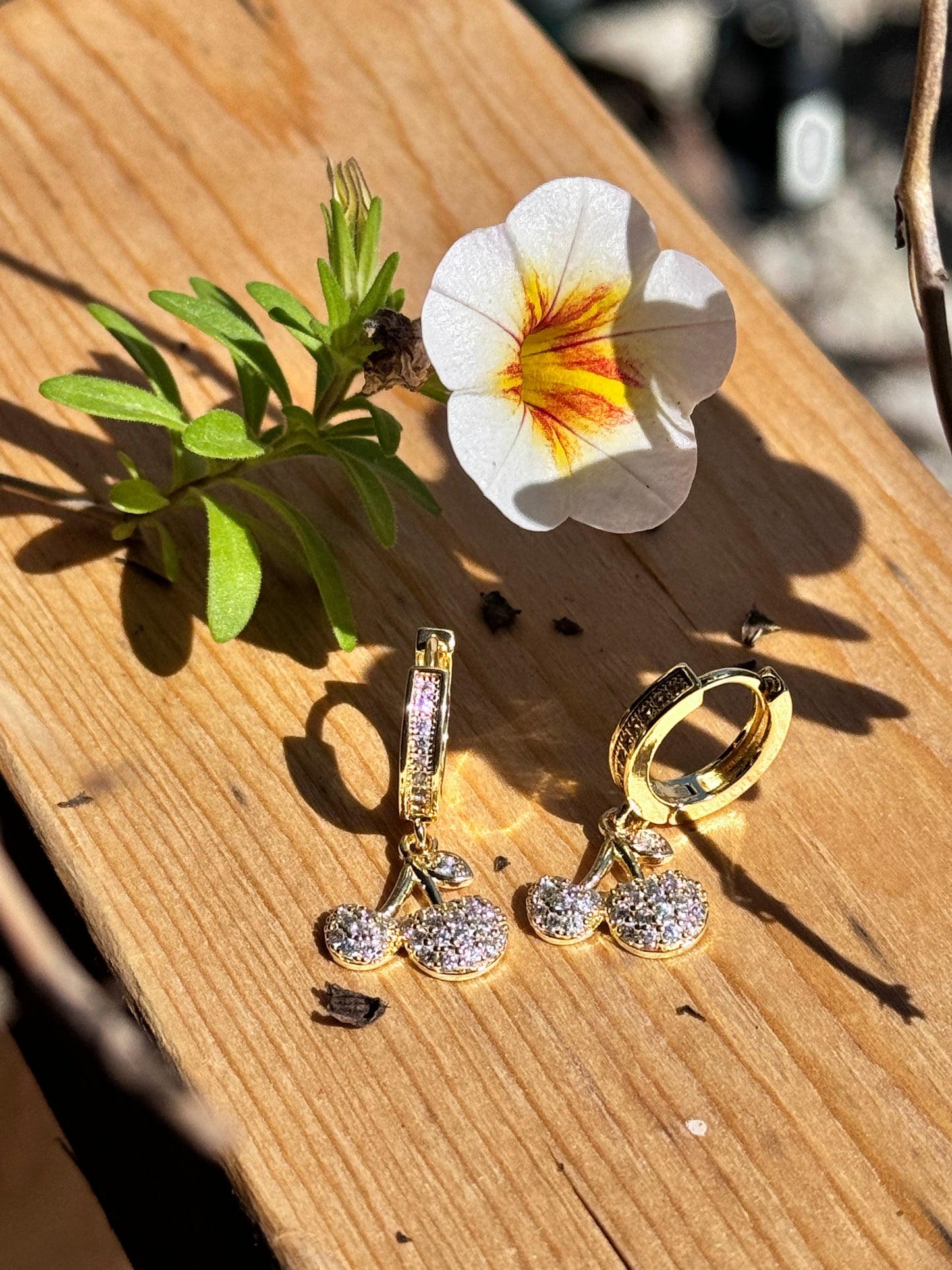 Cherry Golden Huggies