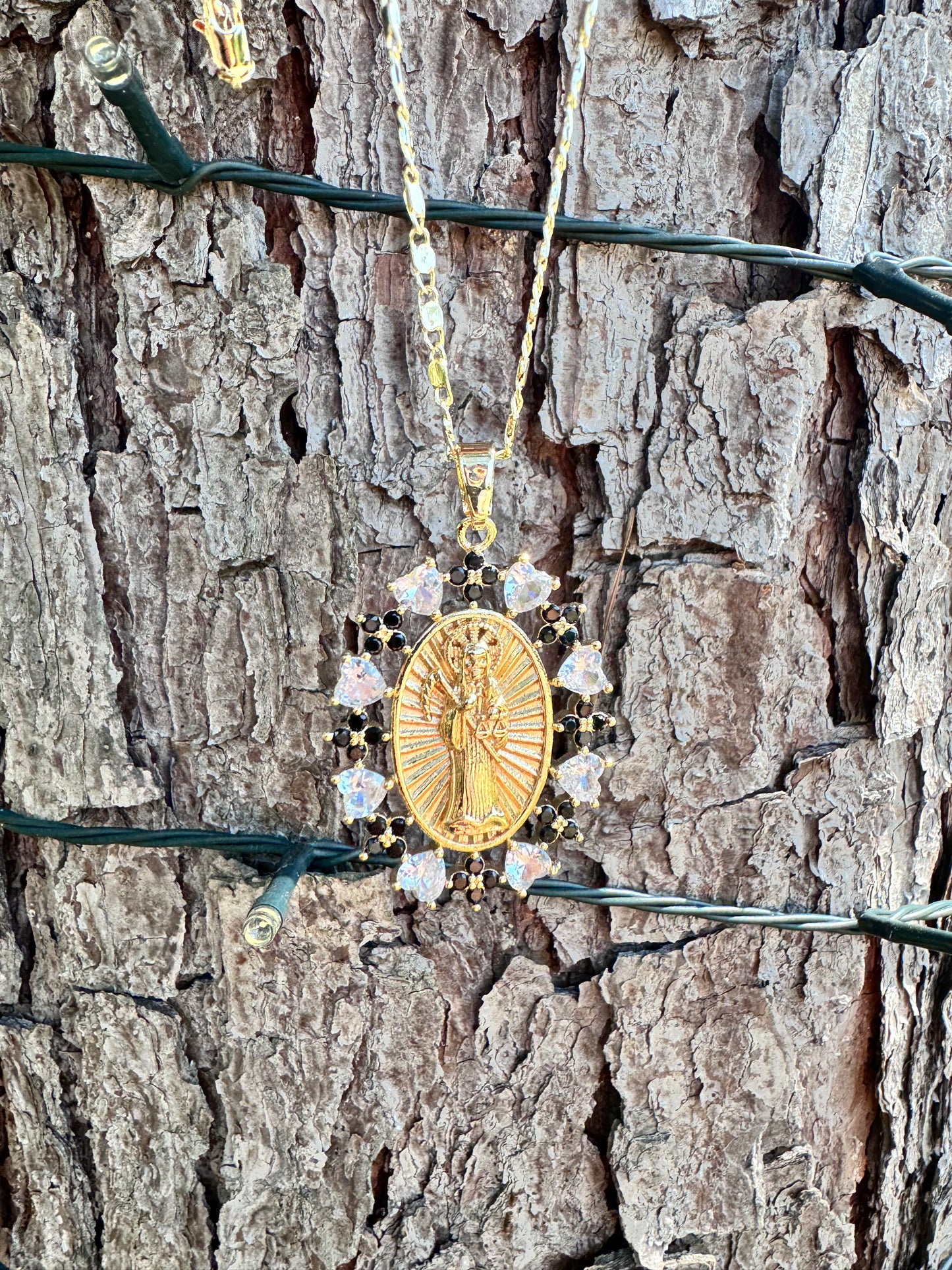 Santa Muerte Corazones Oval Medalla