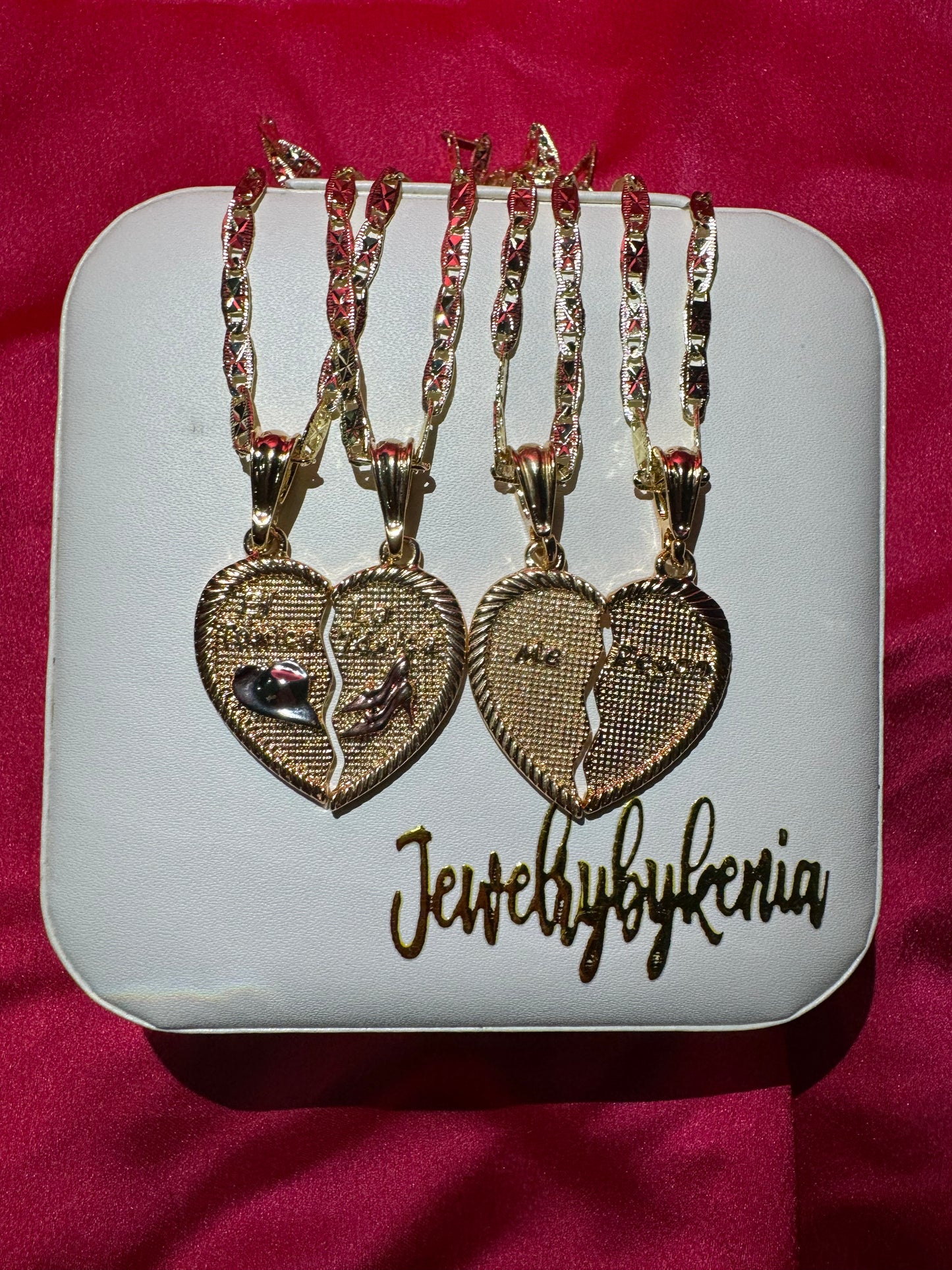 El Toxico y La Tóxica Breakable Heart Necklace
