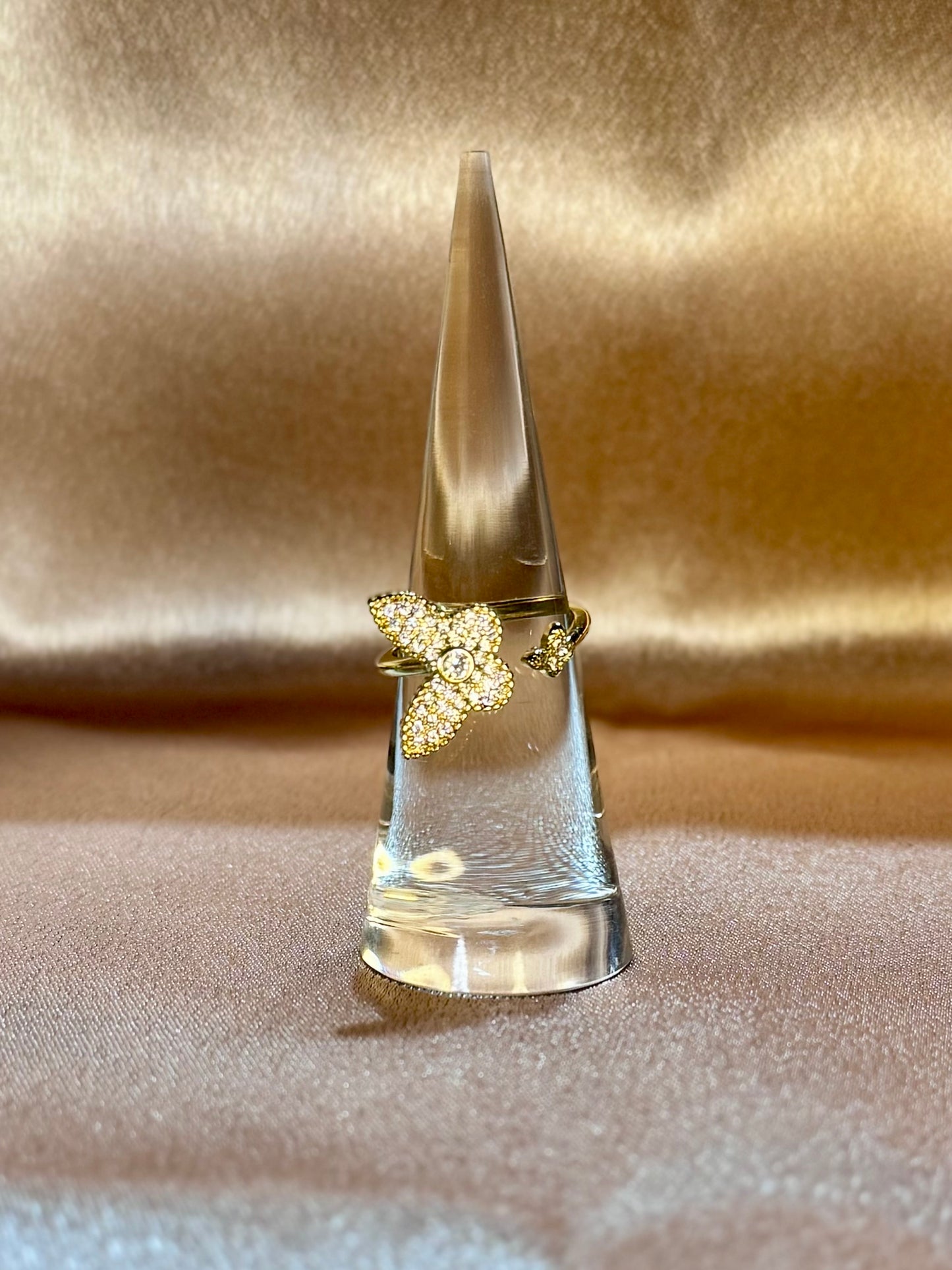Mariposas Adjustable Ring