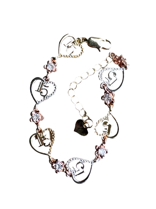 Quinceañera Corazones Bracelet