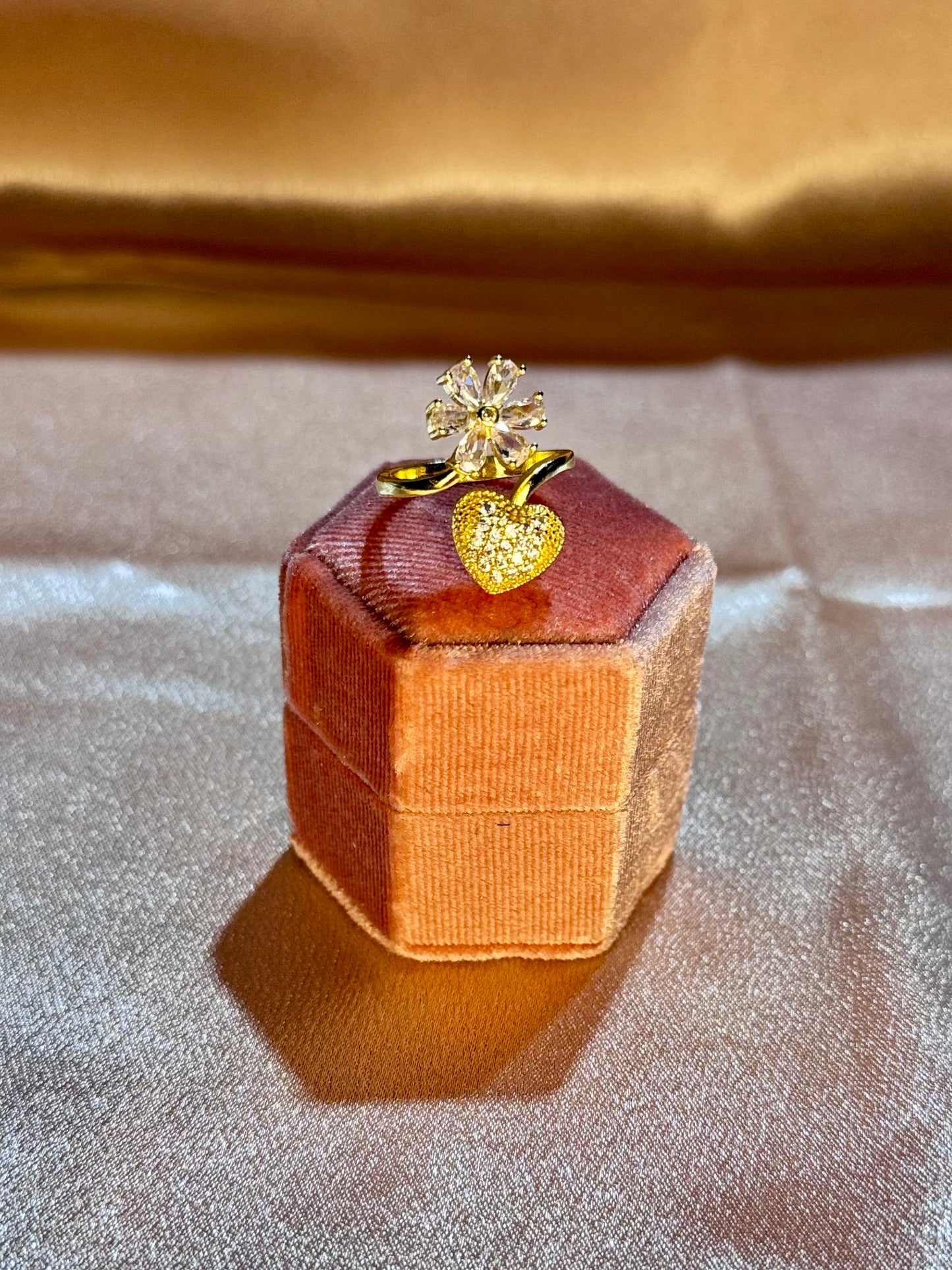 Corazon Bloom Adjustable Ring