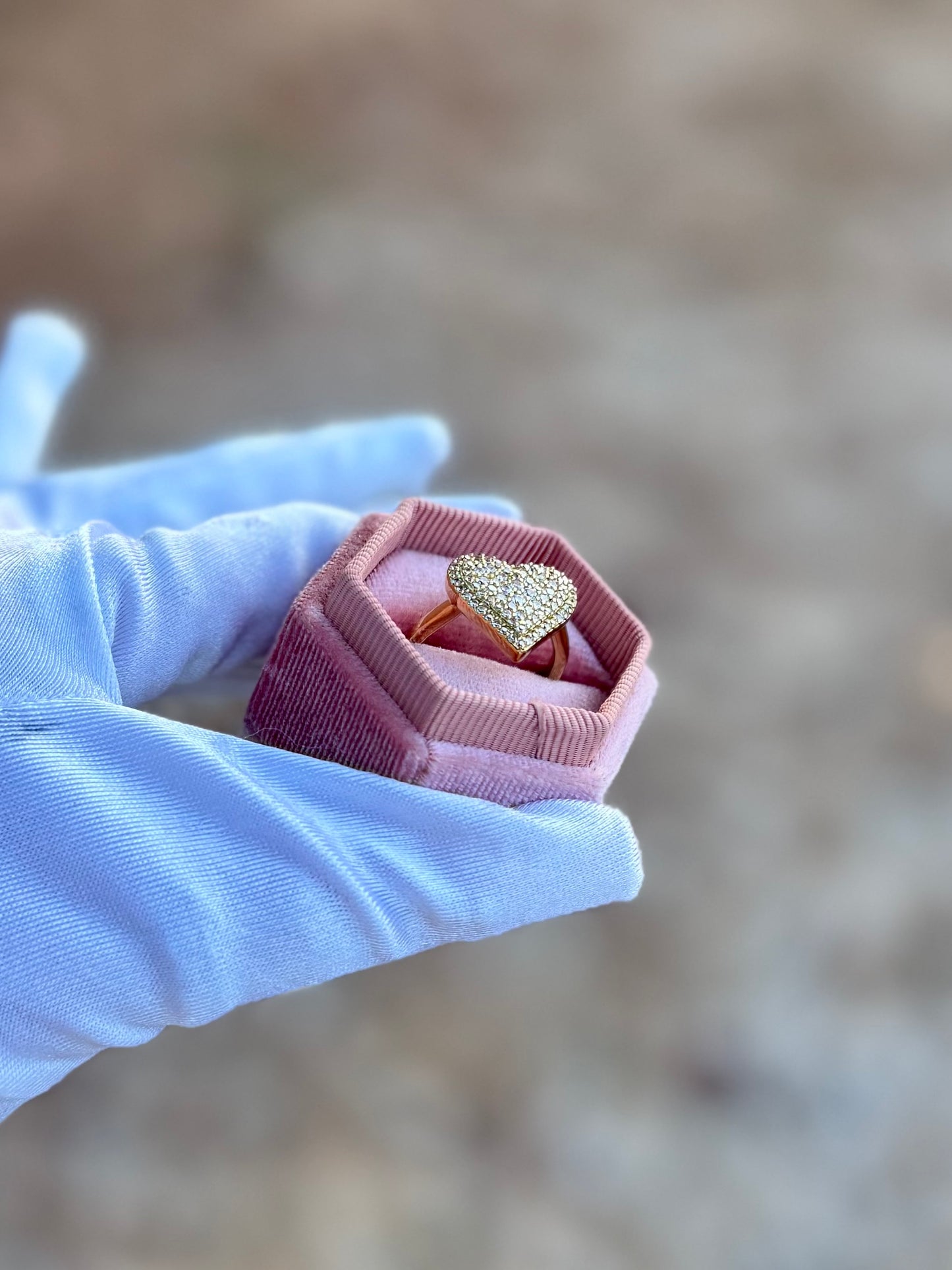 Icy Heart Ring (Gold)