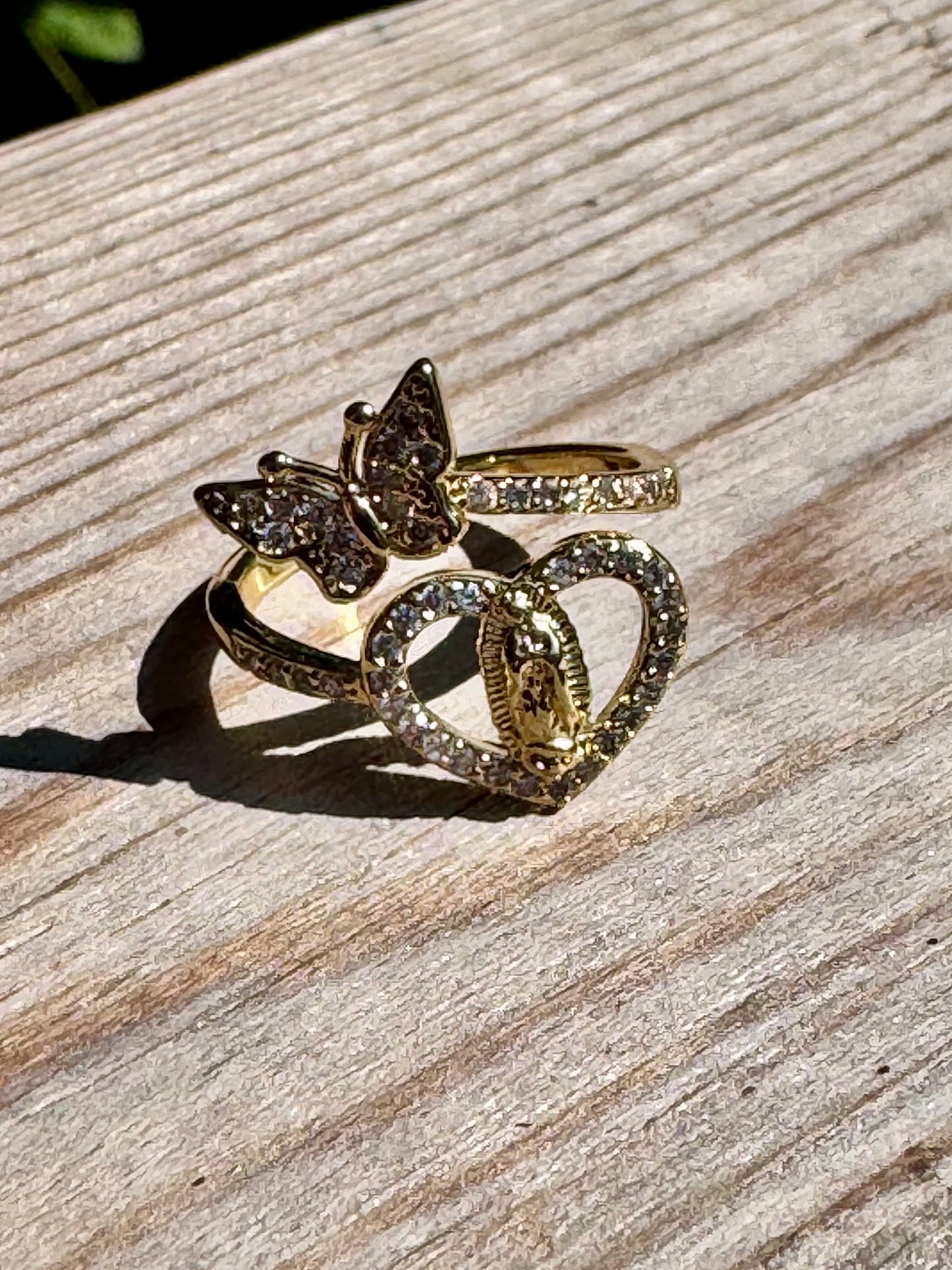 Virgencita Mariposa Blanca Ring