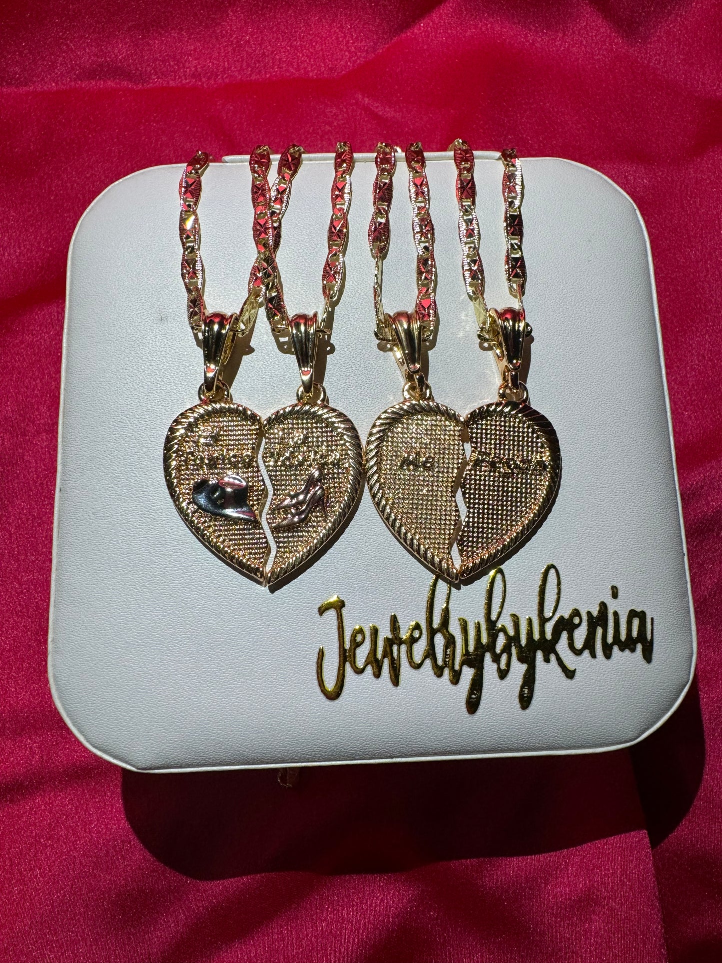 El Toxico y La Tóxica Breakable Heart Necklace