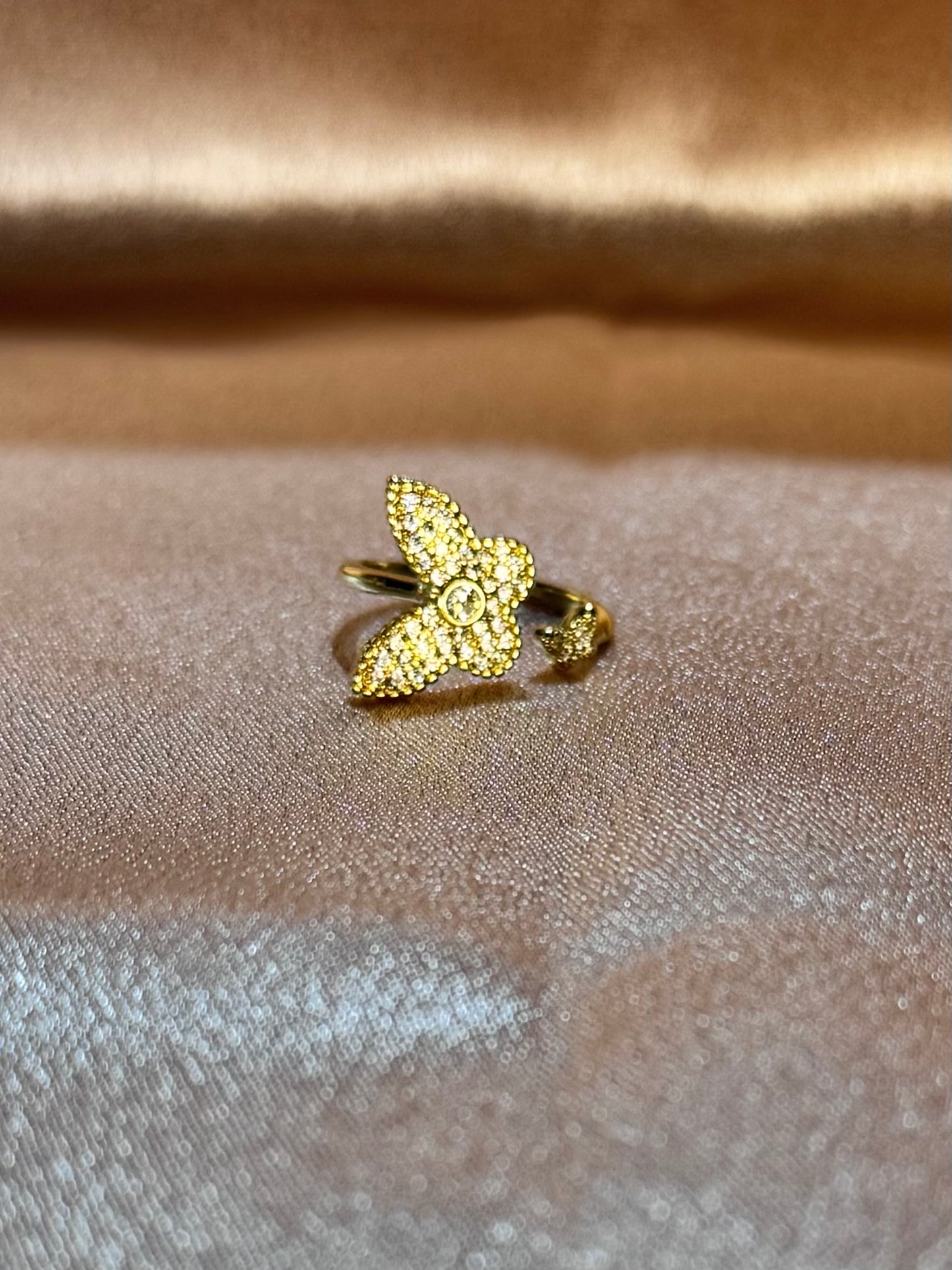 Mariposas Adjustable Ring