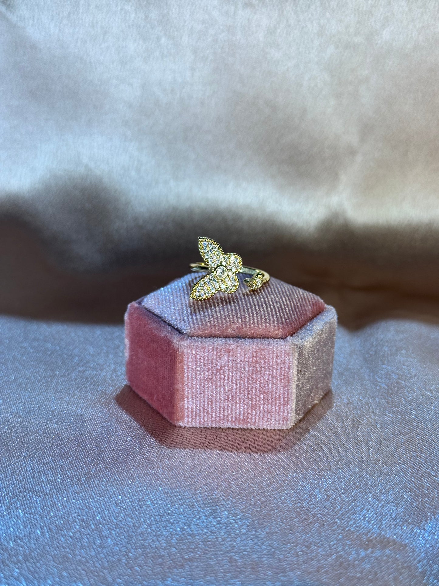 Mariposas Adjustable Ring