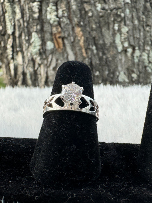 Snowy Promise Ring (Size 6)
