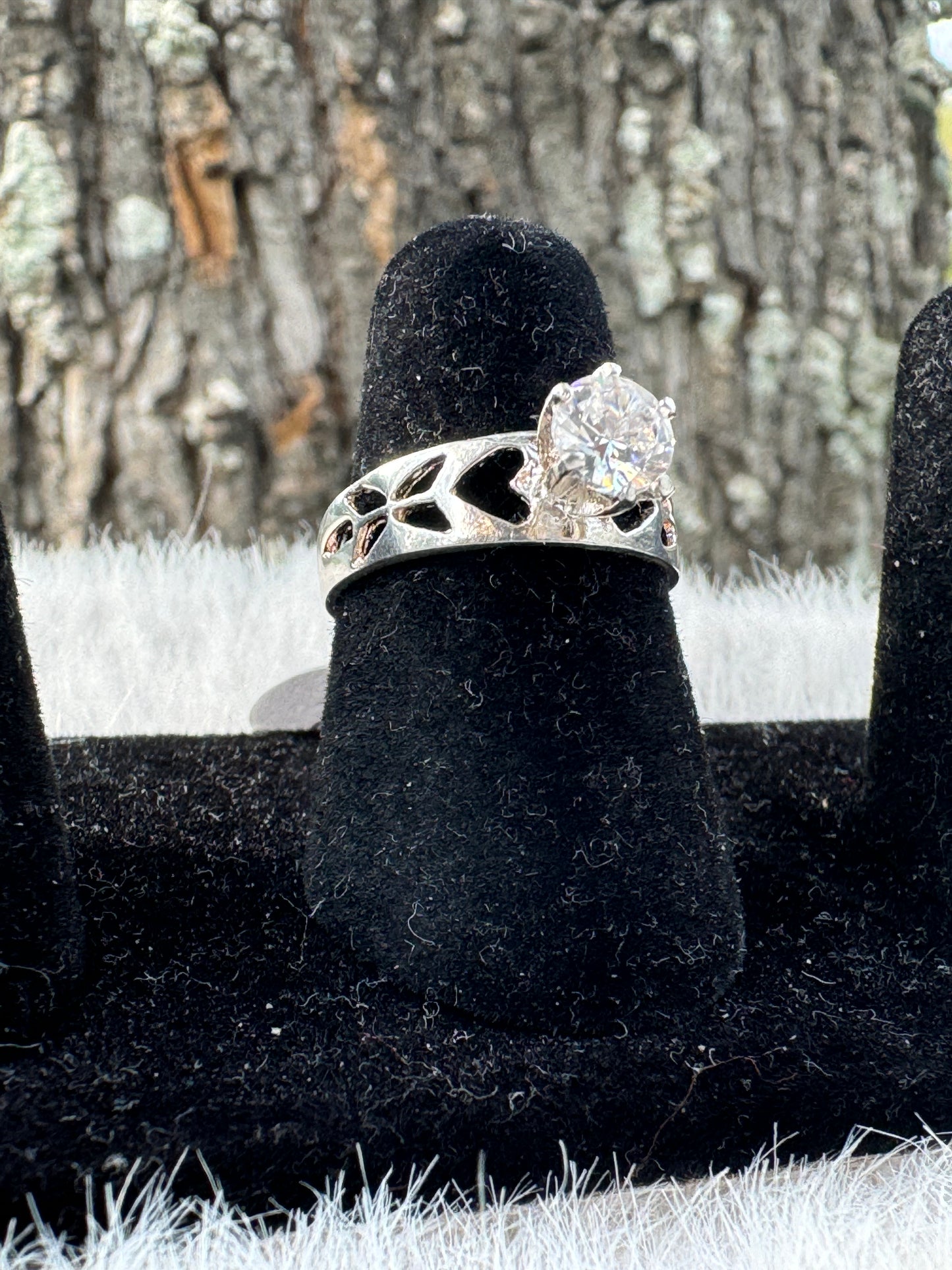 Snowy Promise Ring (Size 6)
