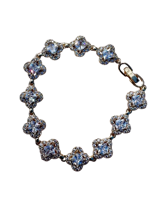 Elegant Bracelet “C”