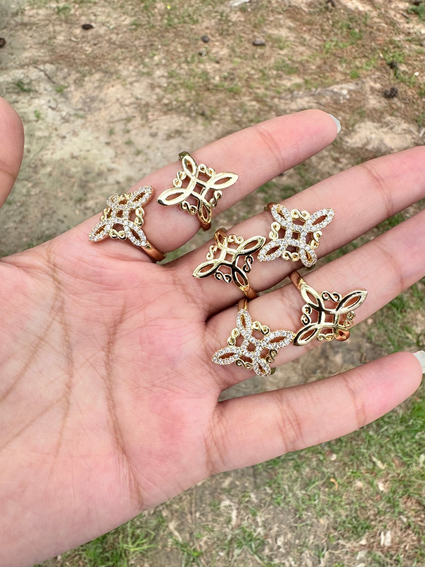 Nudo de Bruja Witches Knot Golden Adjustable Ring