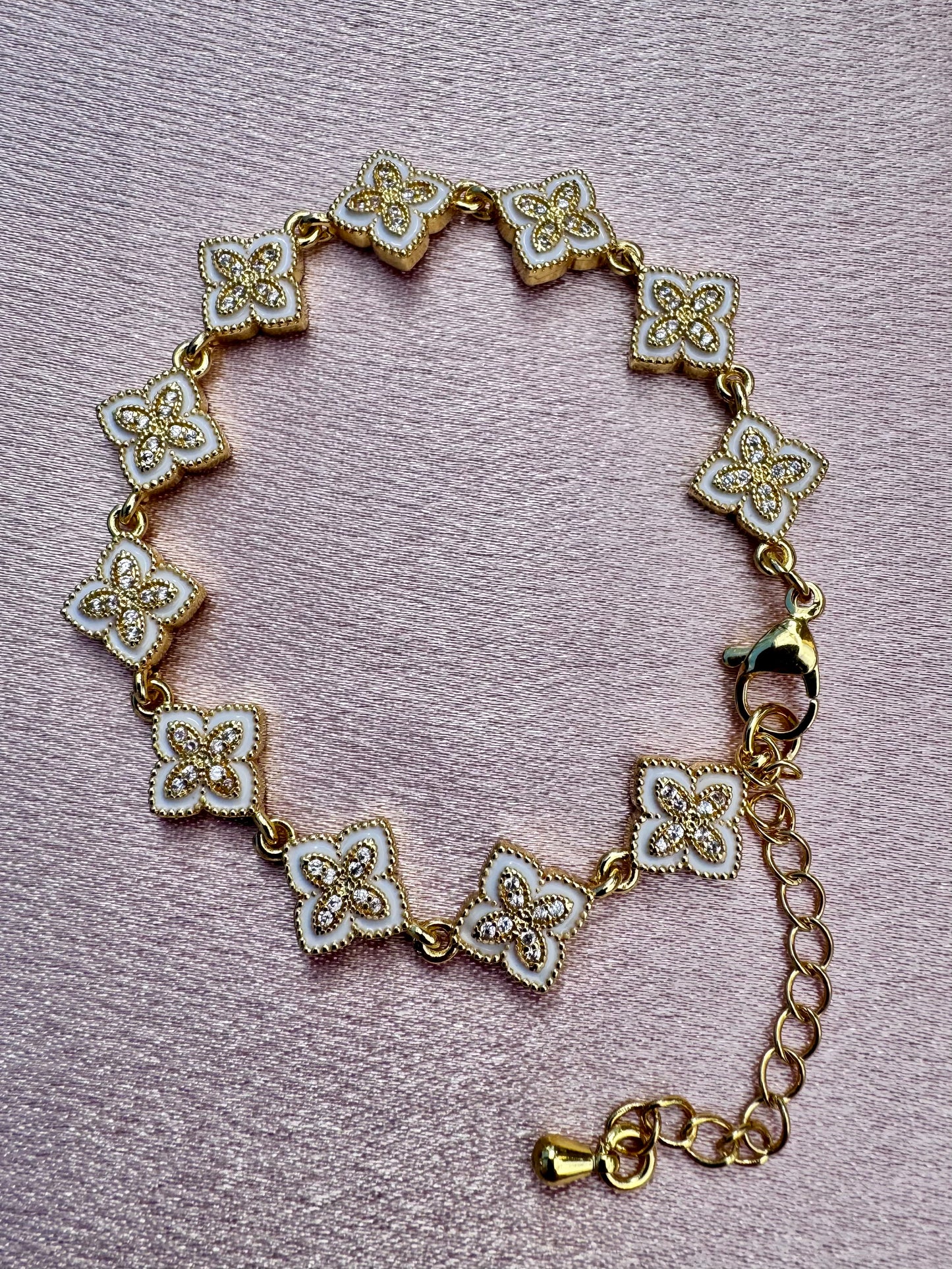 Elegant Bracelet “H”