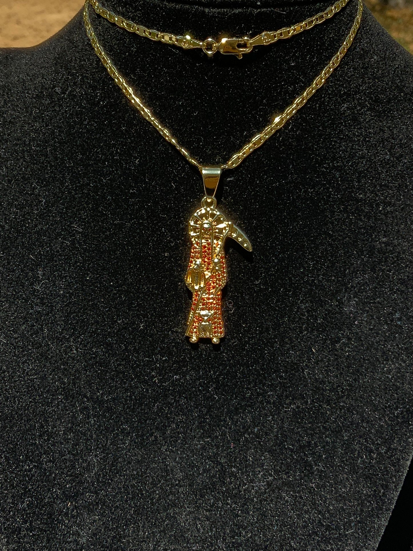 Collar pequeño Santa Muerte naranja