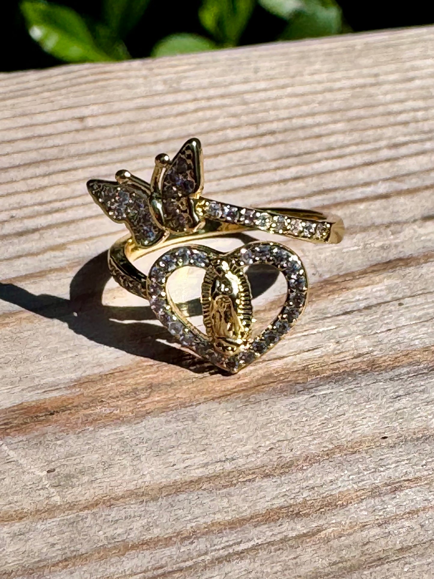 Virgencita Mariposa Blanca Ring