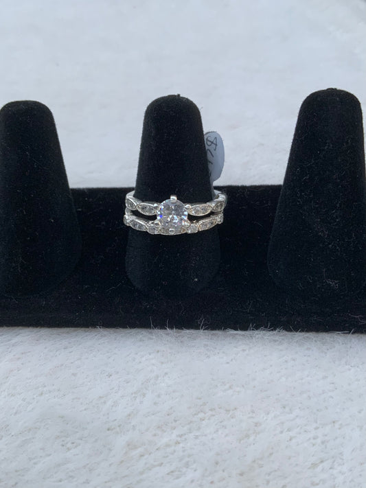 El Bonito Sparkly Ring Set (Size 8.5)