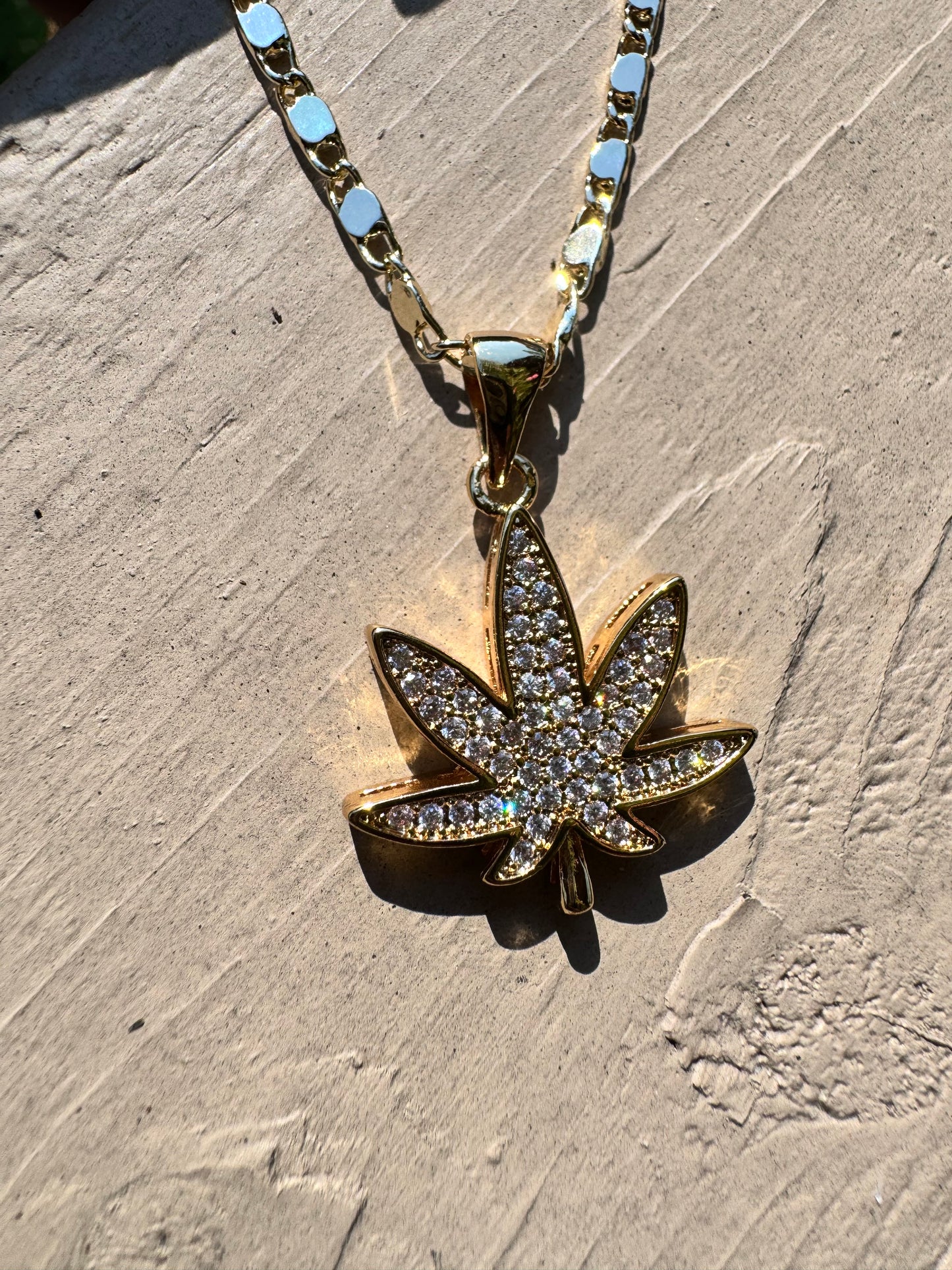 Marihuana Necklace
