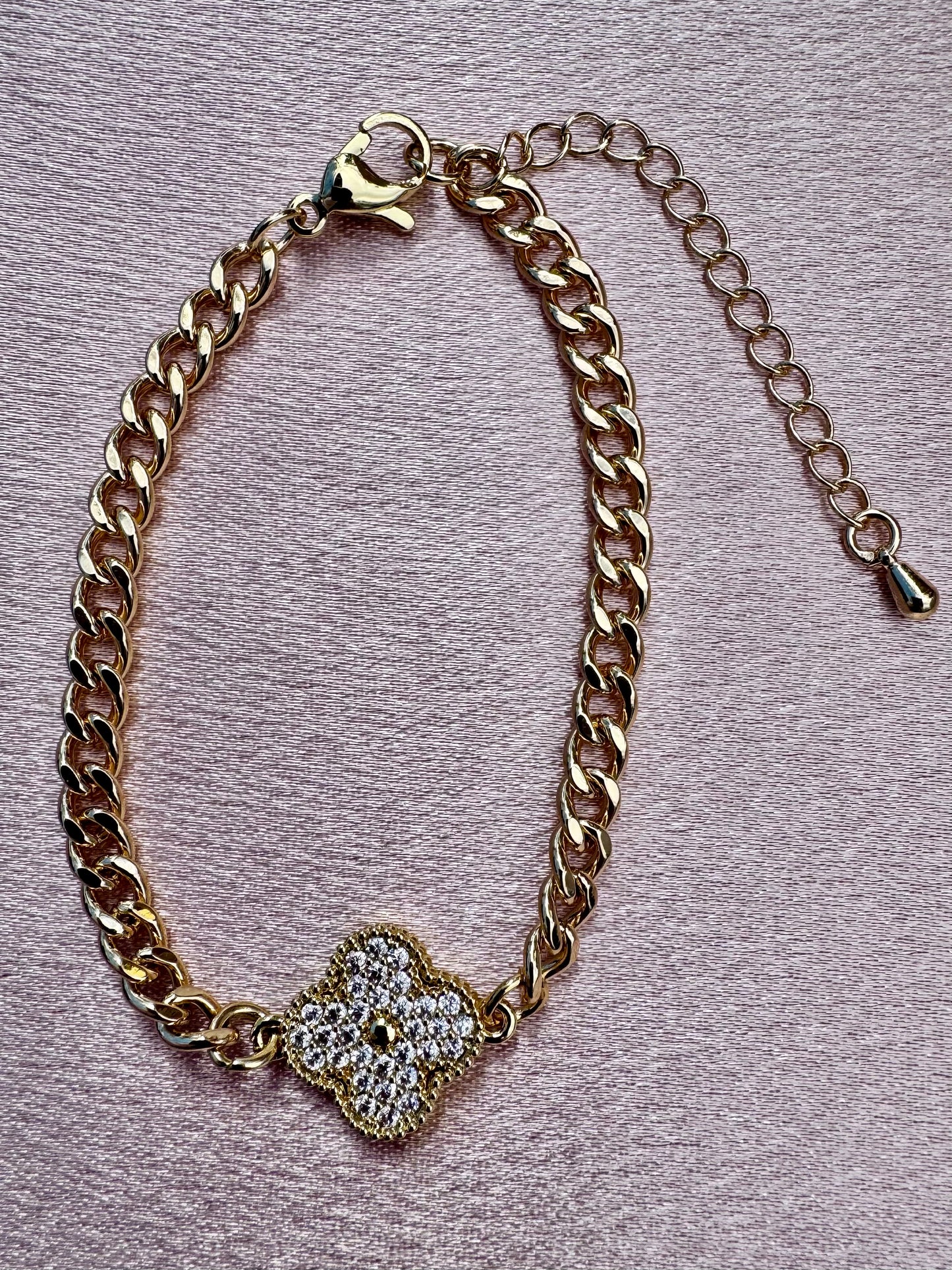 Elegant Bracelet “I”