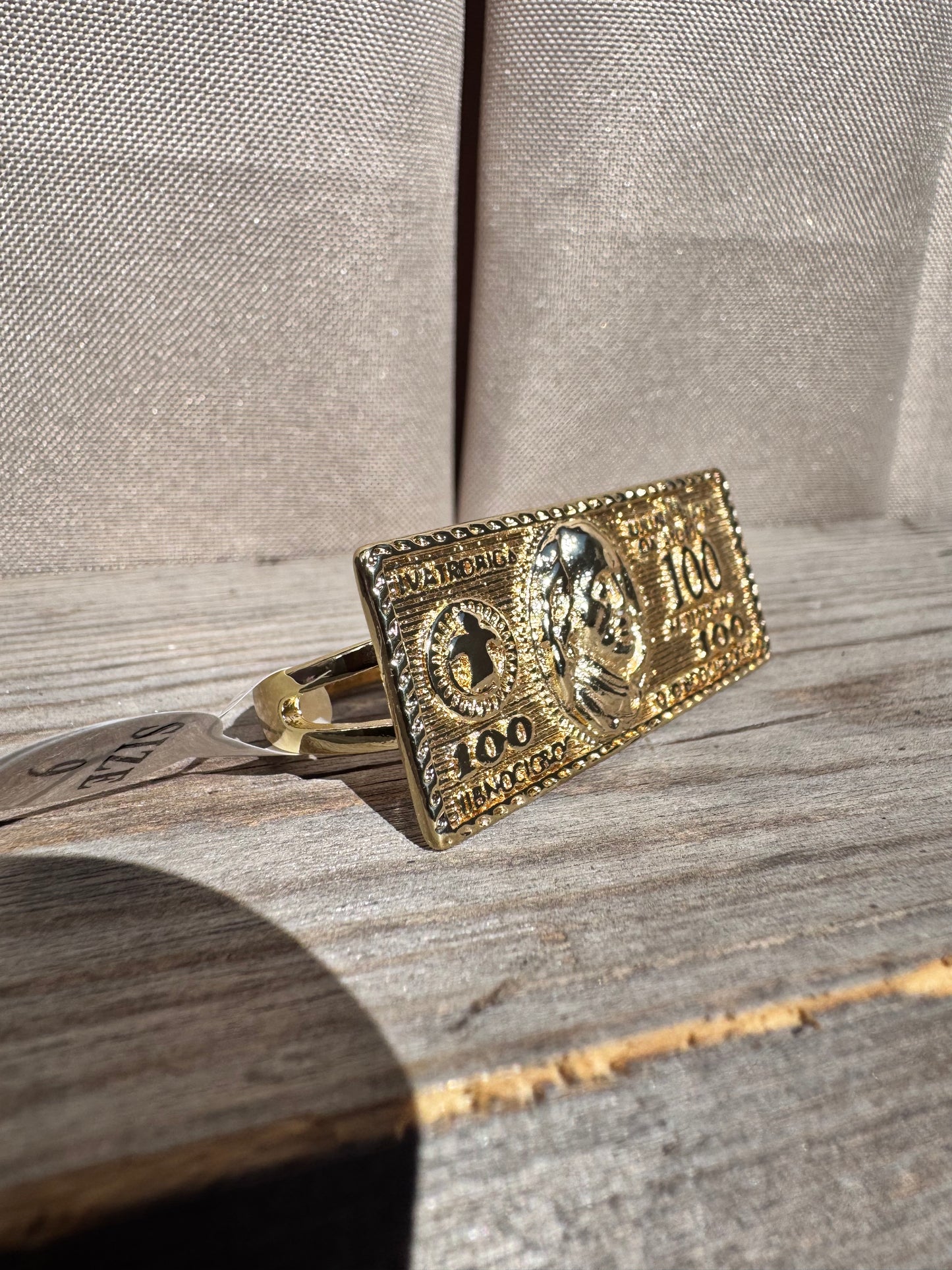 100 Bill Ring