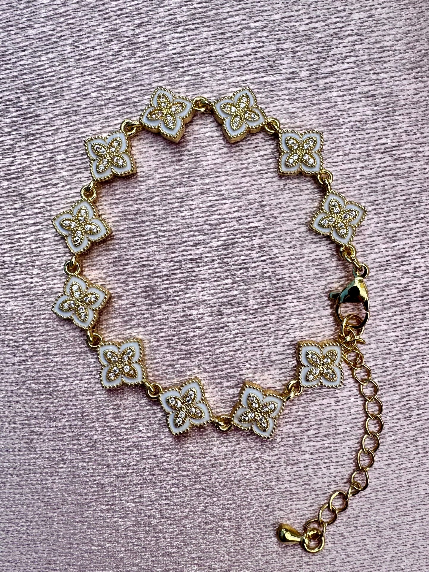 Elegant Bracelet “H”