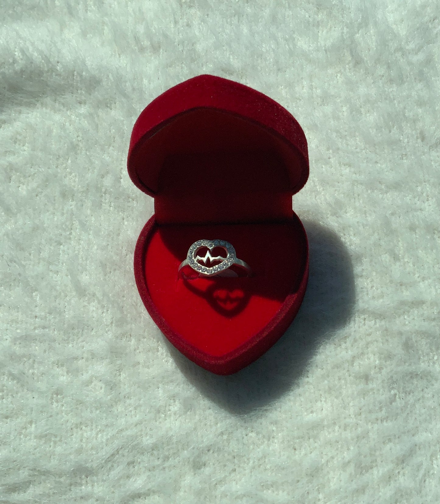 Heartbeat Ring (Size 8)