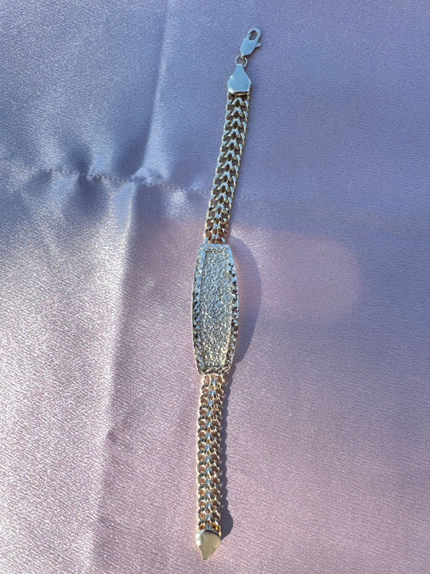 Embossed Plate Petatillo Link Esclava Bracelet