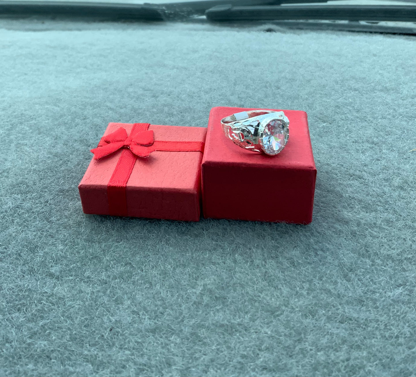 Clear Stone Herradura Ring (Size 11)