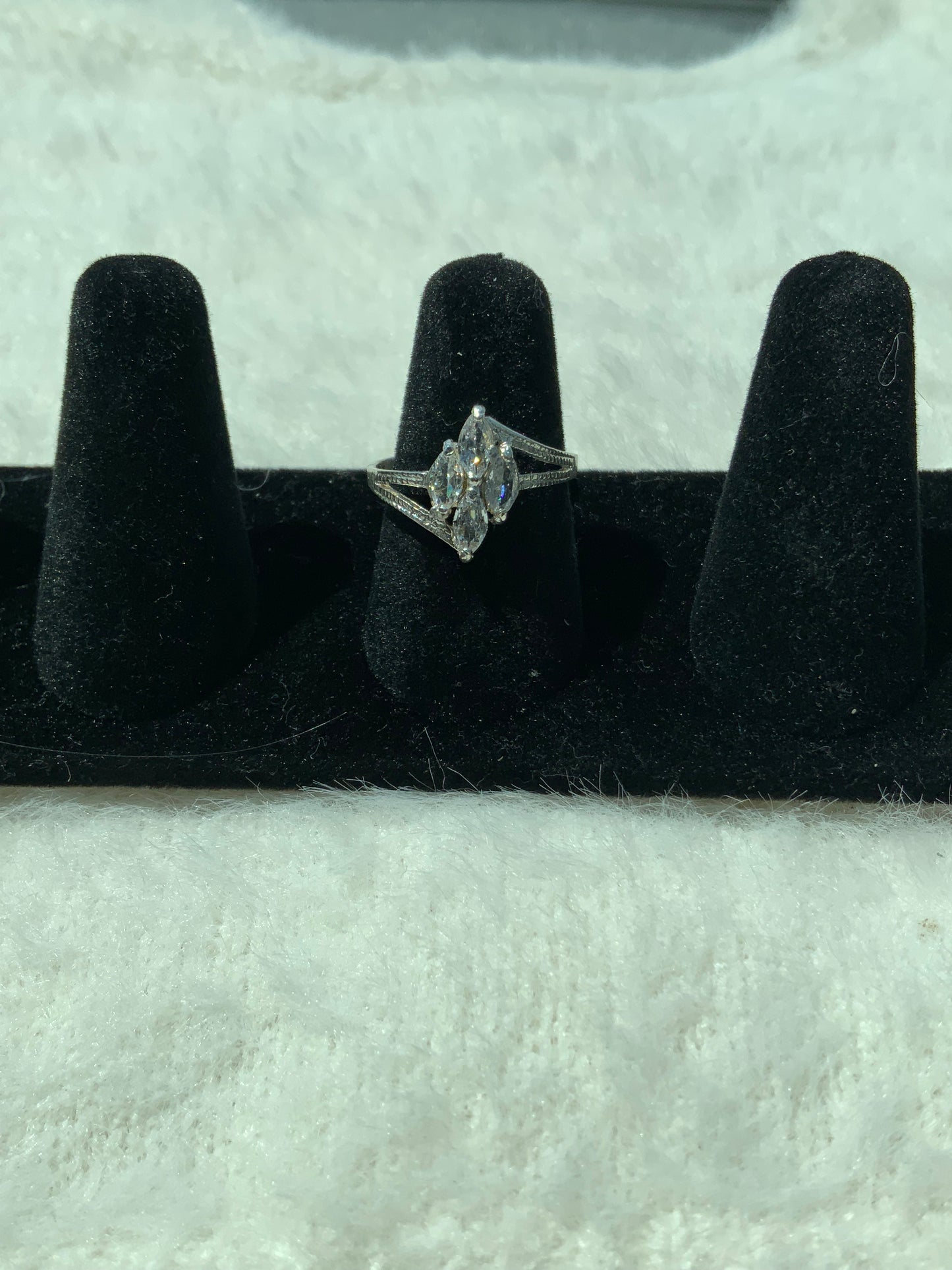 Small Elegant Rhombus Ring (Size 8)